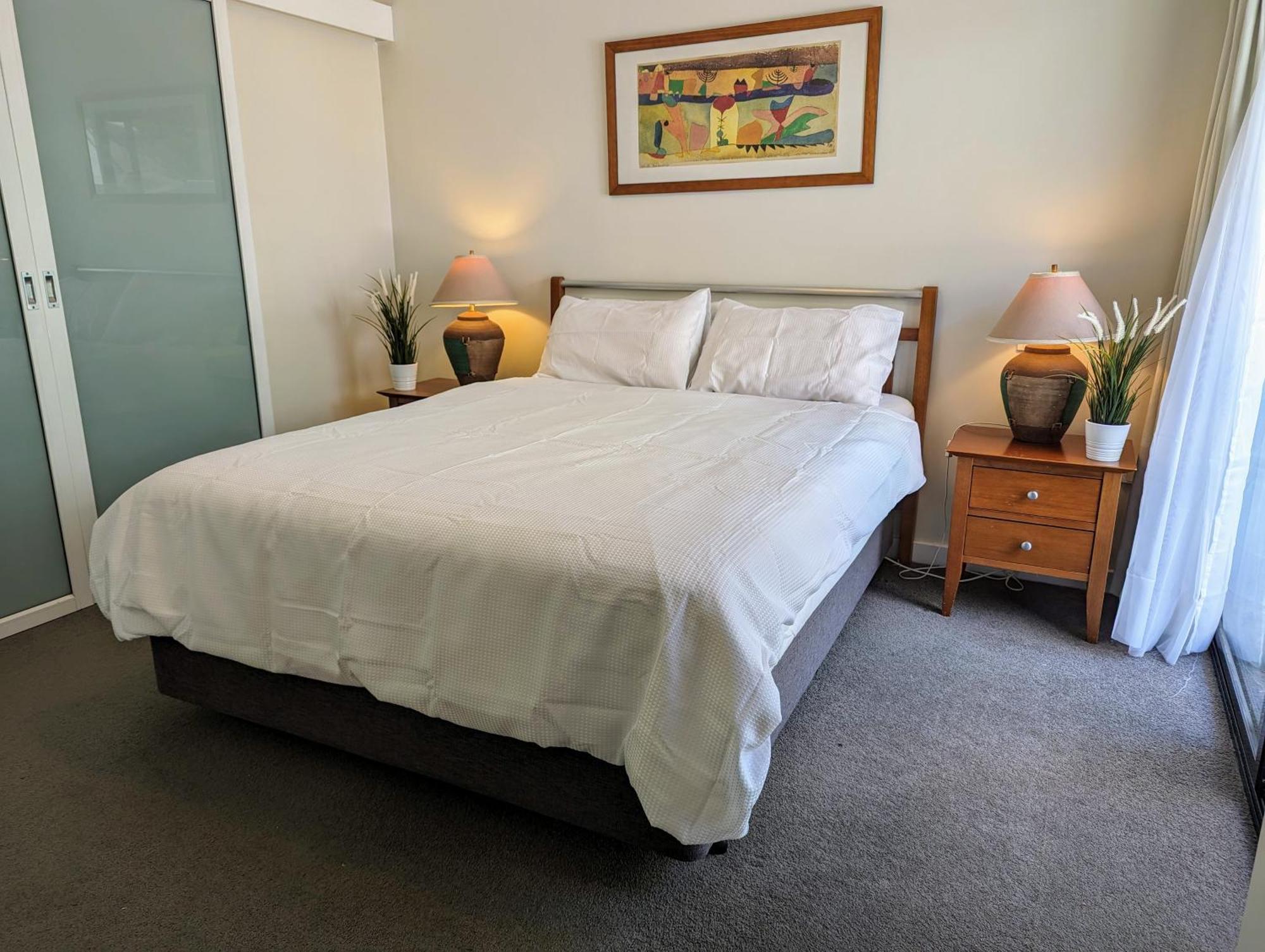 Lovely City Apartment With Private Courtyard, Pool, Free Parking, Gym Перт Экстерьер фото